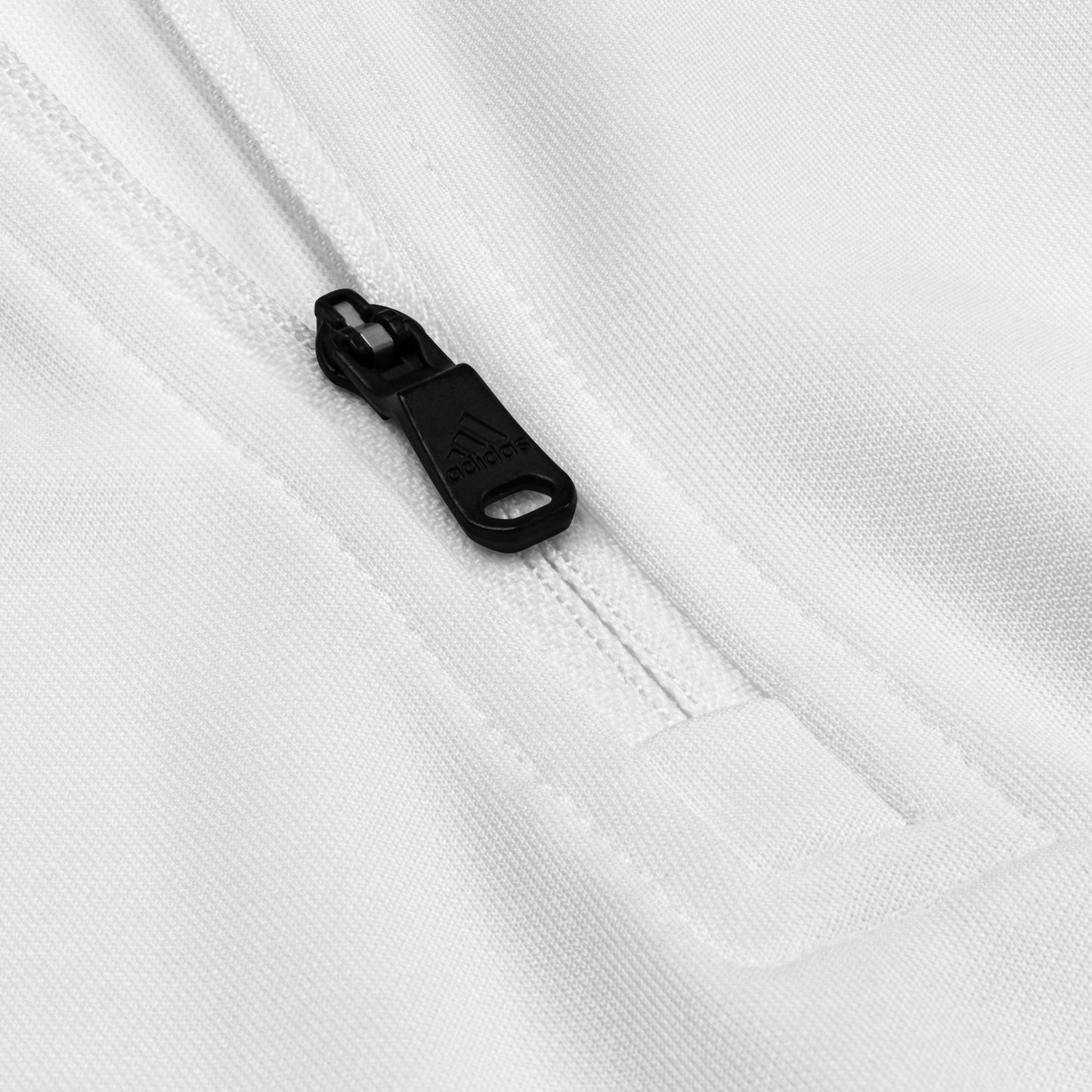 AGELESS CLUB IN WHITE Quarter zip pullover